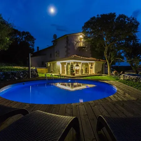 Cozy Nevia With Private Pool In Labin Near Rabac